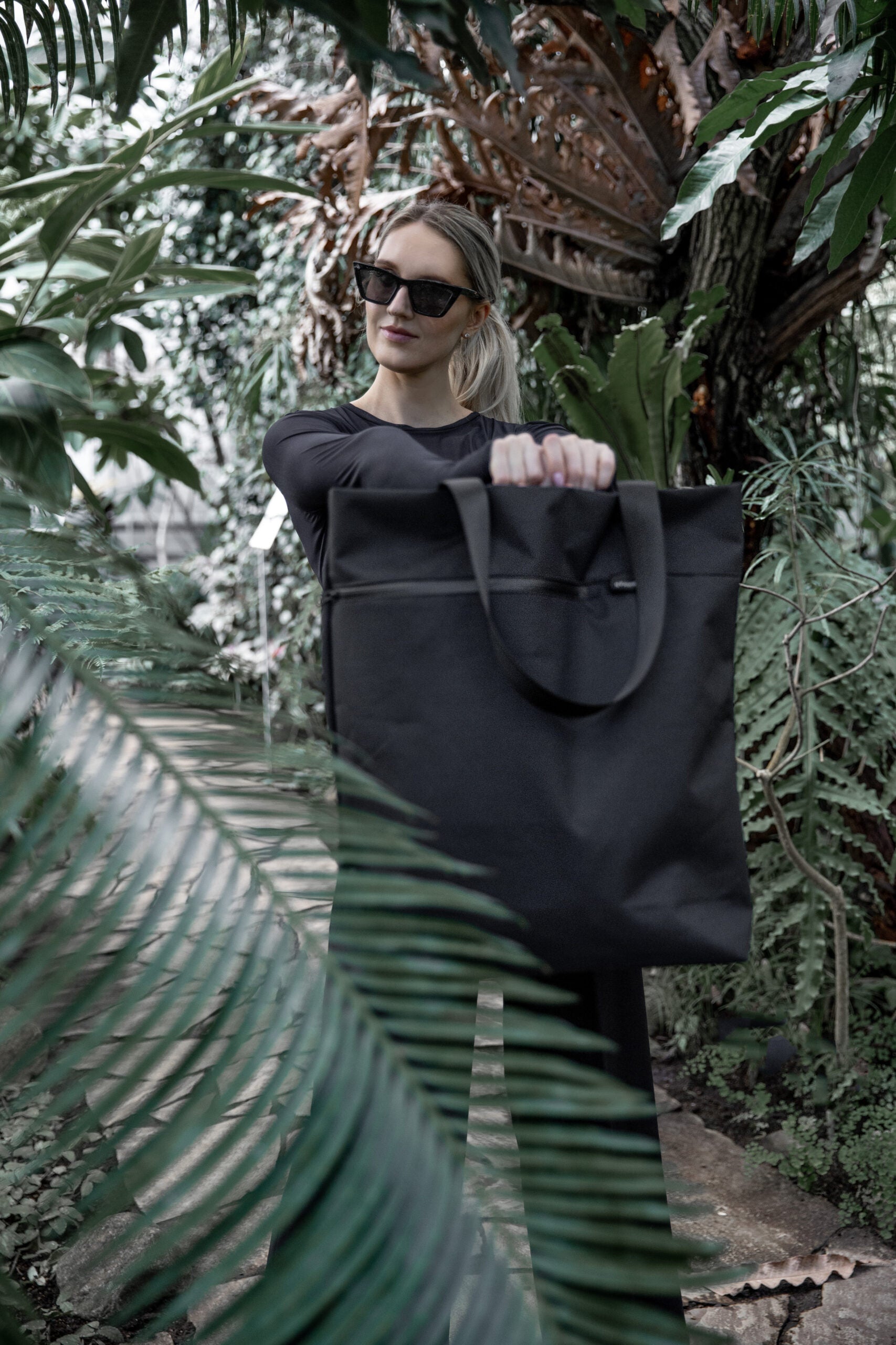 VIK Tote Bag - Large