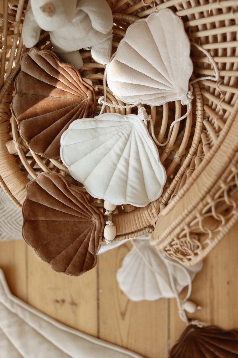 Shell Garland - Beige Pearl