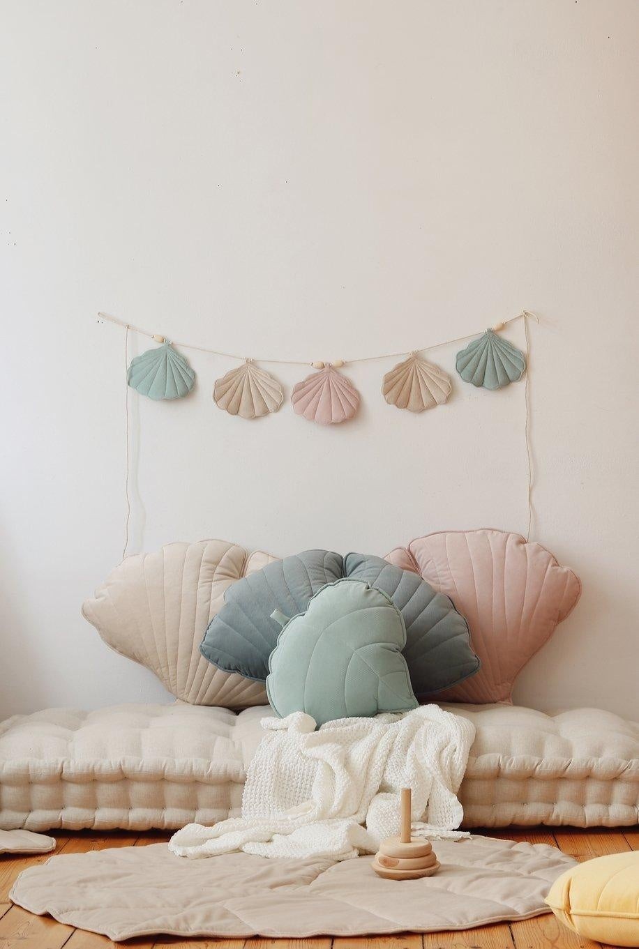 Shell Garland - Late Summer